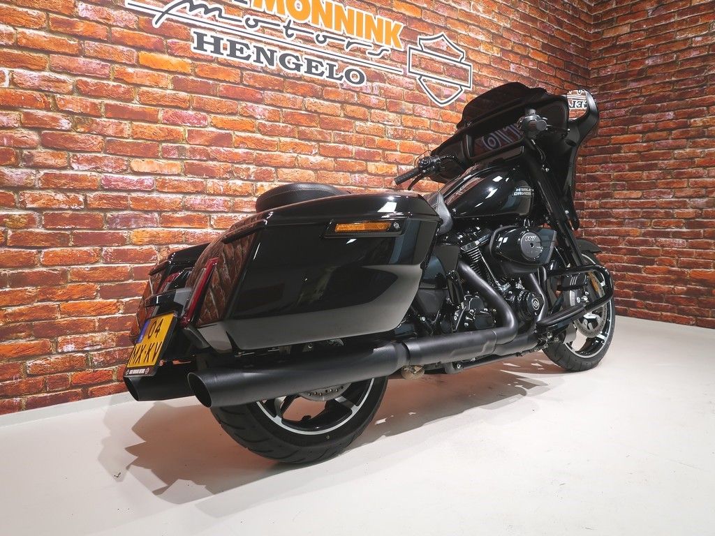 FLHX Street Glide 117